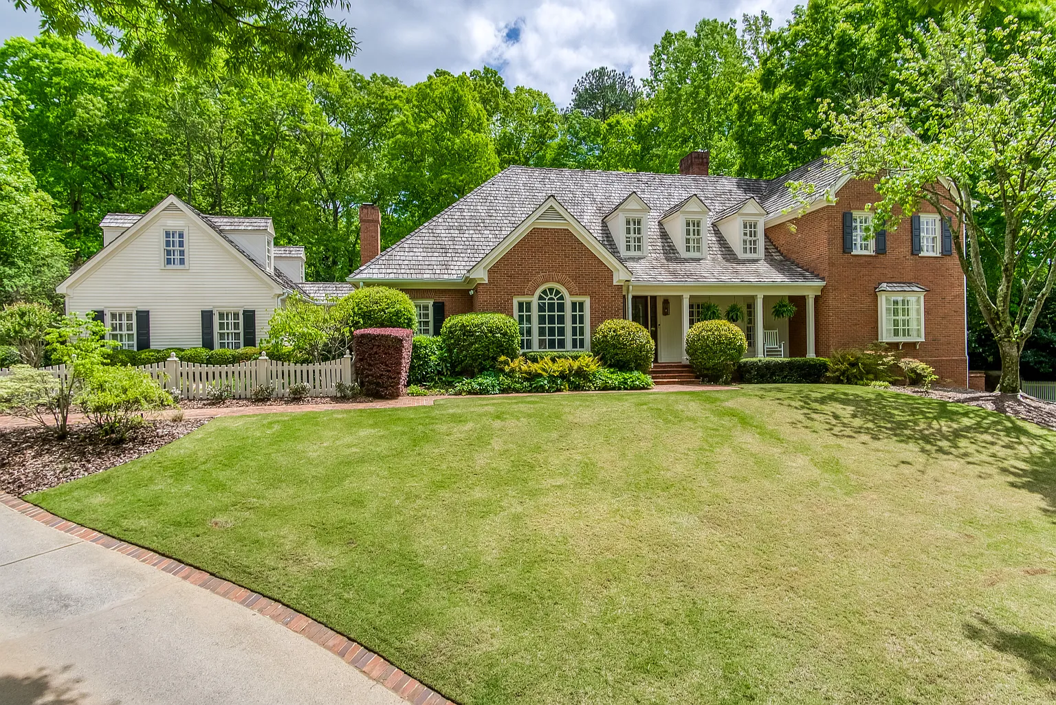 125 Old Stratton Chase photo 1