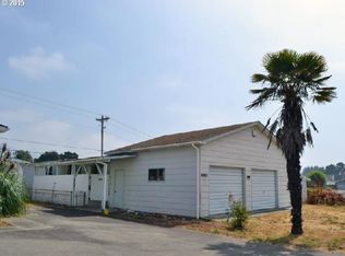 15877 Sea Cliff Dr, Brookings, OR 97415