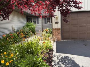 828 Highbanks Dr #21, Allegan, MI 49010