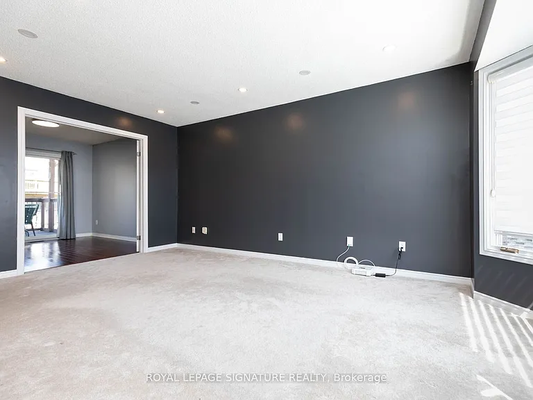 34 Kingswood Dr E — Photo 5
