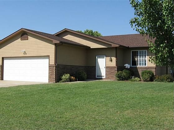 2nd image of 546 E Jayhawk Dr
