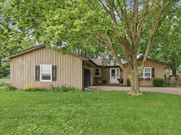 110 N Joy Dr, Ogden, IL 61859