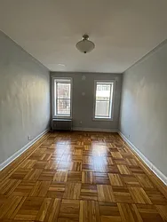 Rented by Chana Ofek, LREB