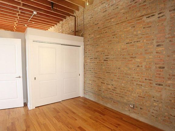 5th image of 5413 N Clark St #2