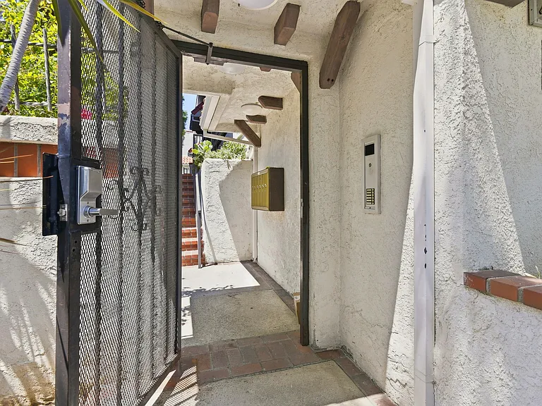 4247 Matilija Ave #102 — Photo 3