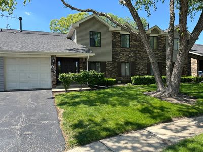 947 Cumberland Ct APT BB1, Roselle, IL, 60172