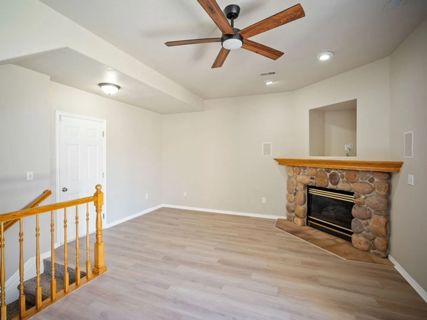 Former Model home in Layton For Rent! — Photo 3