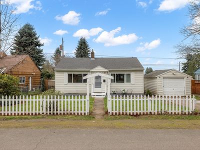 8425 NE Humboldt St, Portland, OR, 97220