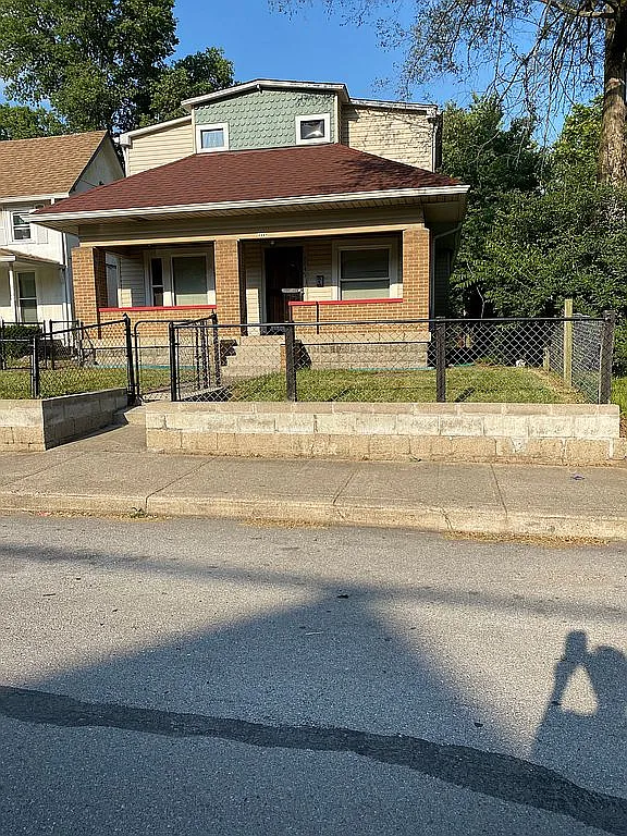 2147 N Harding St photo 1