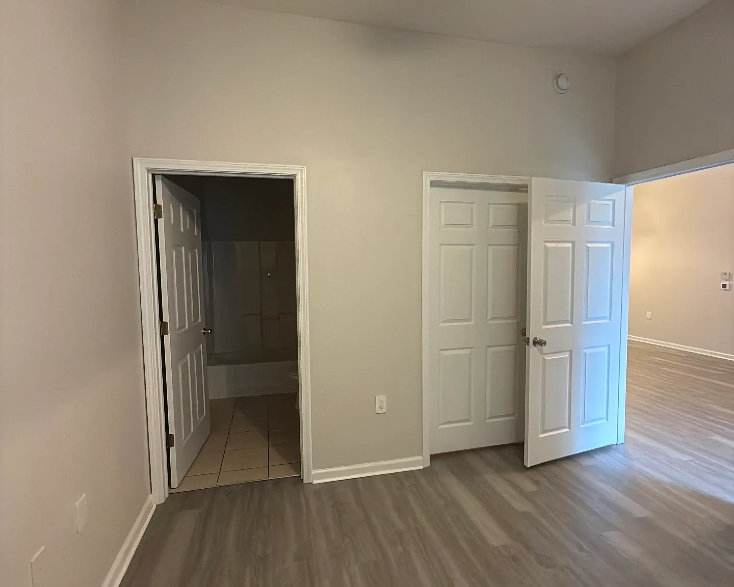 3 bed, 1157 sqft, $1,544 — Photo 2