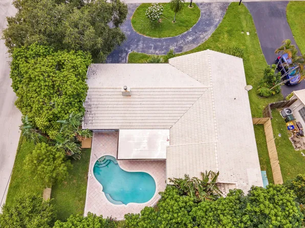 2098 N Park Place, Boca Raton, FL 33486