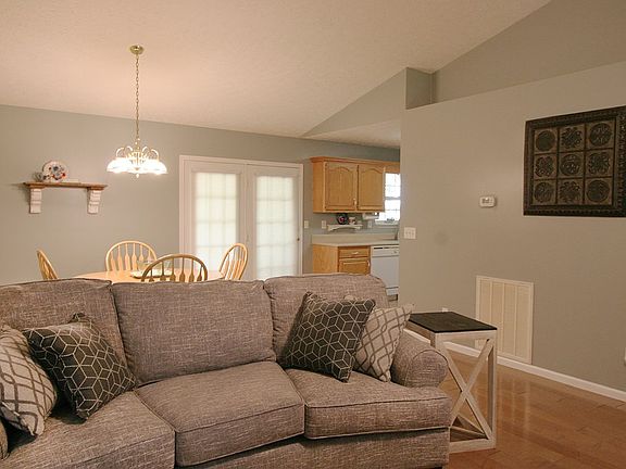 4th image of 176 Grace Hill Dr