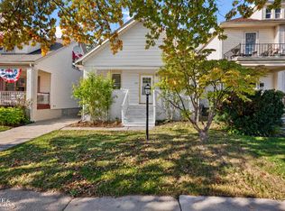 1451 Beaconsfield Ave, Grosse Pointe Park, MI 48230
