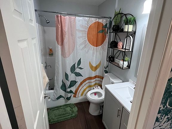 5th image of 11138 Hemlock Ave