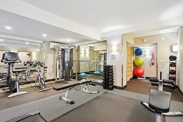 Rented by Greystar | media 14