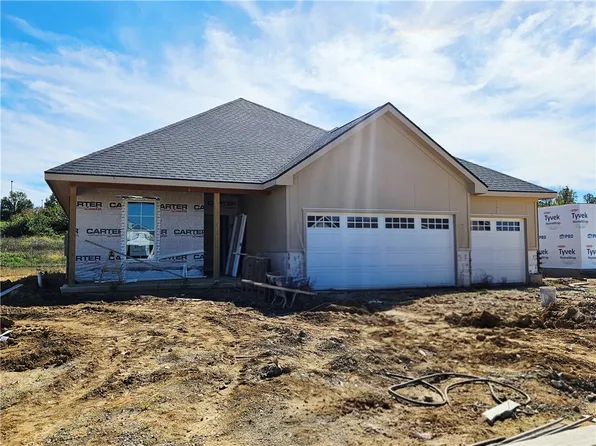 2267 Tandem Dr, Xenia, OH 45385