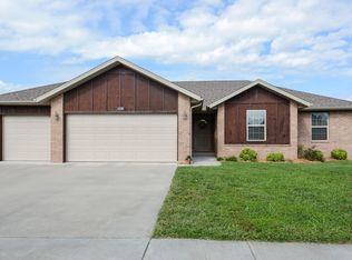 1139 S Canton Ave, Springfield, MO 65802