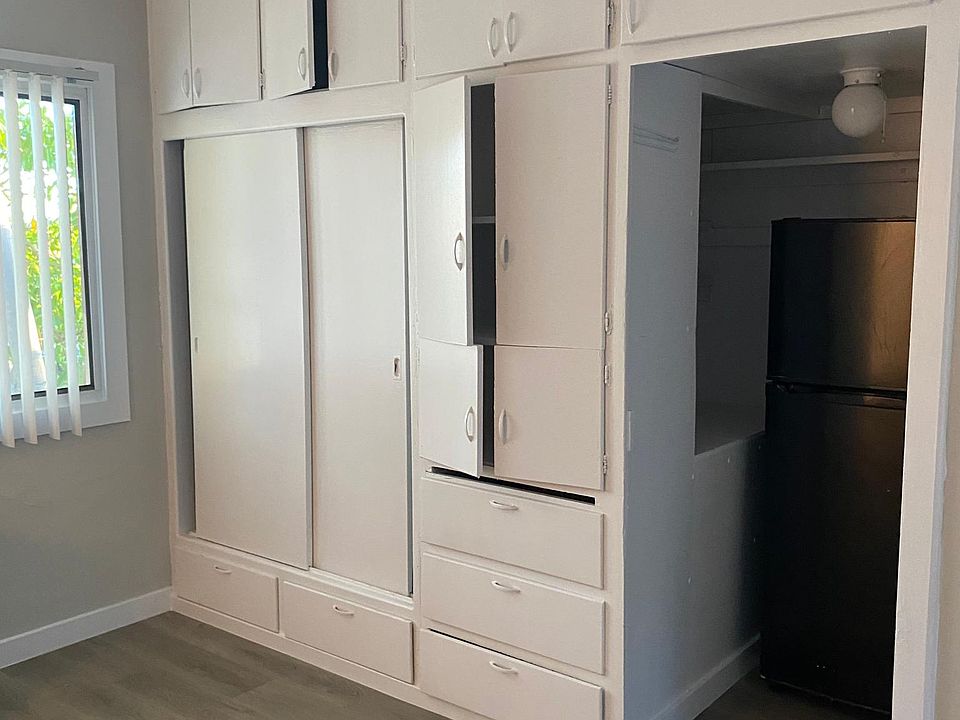 2nd image of 4935 Beverly Blvd #11