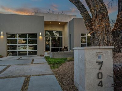 704 Laguna Blvd SW, Albuquerque, NM, 87104