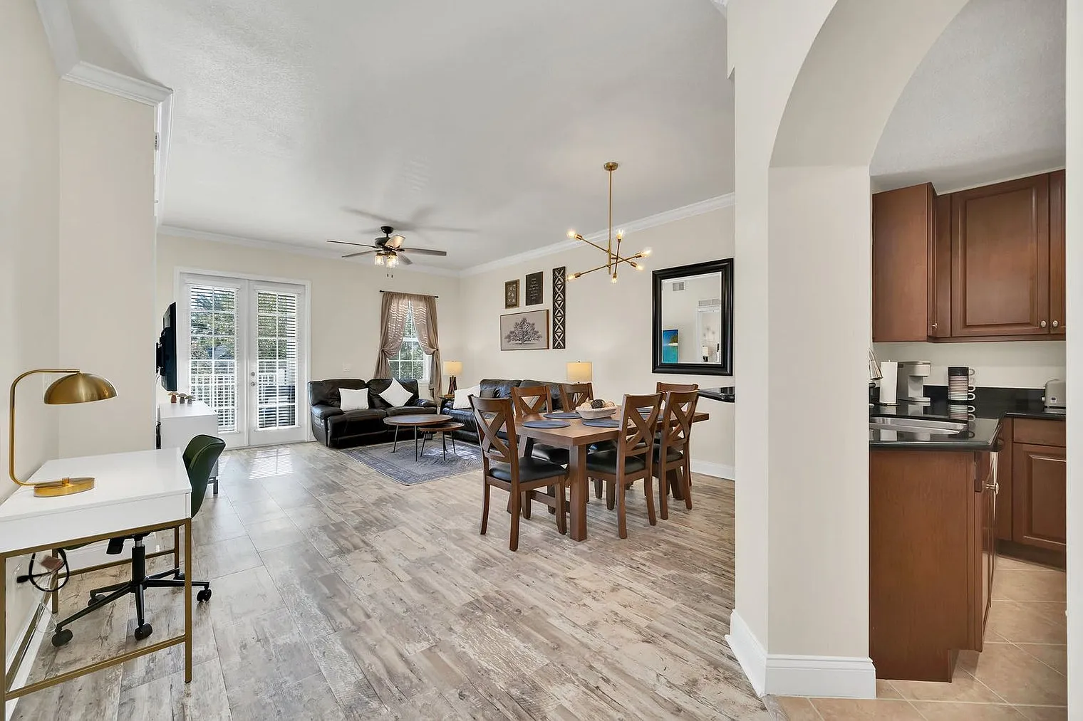 3 bed, 2.0 bath, 1356 sqft, $3,344 — Photo 3