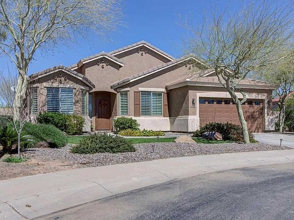 3rd image of 1514 E Desert Breeze Dr