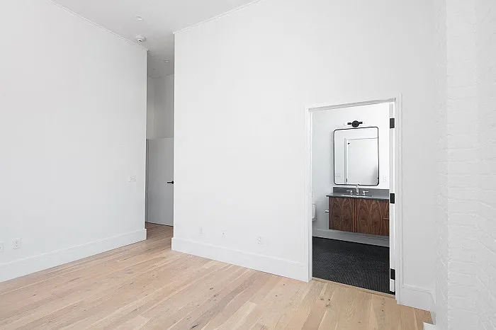 510 Julia St — Photo 96