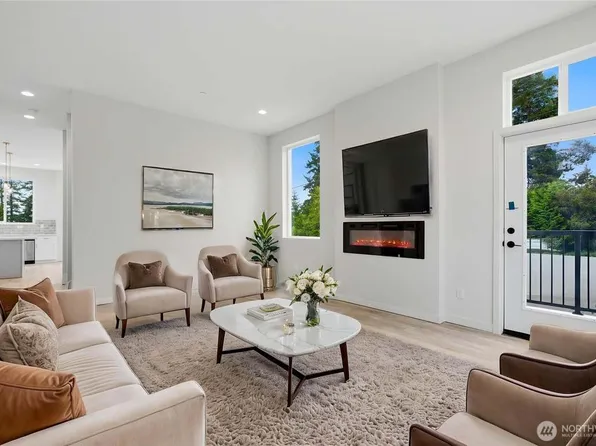 8029 238th St SW Unit D, Edmonds, WA 98026
