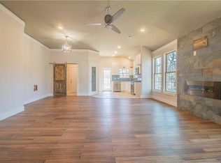 4960 Elgin St, Fort Worth, TX 76105