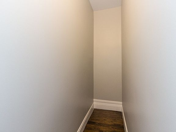 4th image of 2028 N Sawyer Ave #Unt1