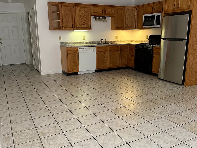 11 Wakefield Pl #11 — Photo 14