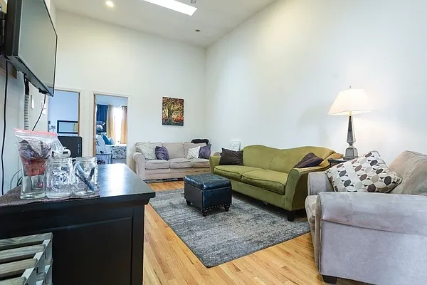 Rented by Dream Space Realty | media 8