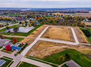 1516 Duncan Dr, Muscatine, IA 52761