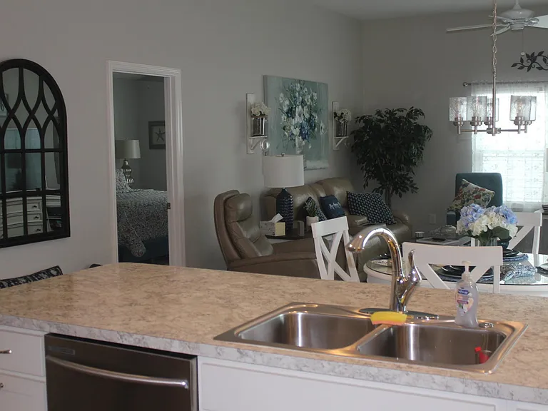 6054 Allen Ave — Photo 7
