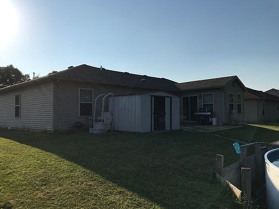 4th image of 207 Glory Ave