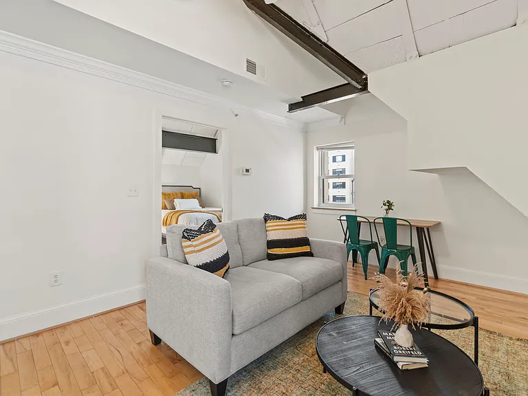Warder Mansion — Photo 16