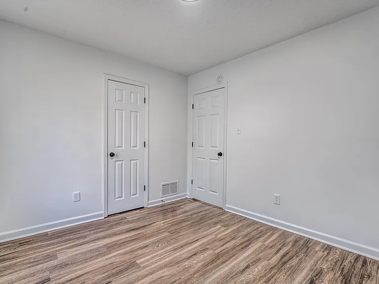2551 Parkview Dr — Photo 20