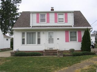 29401 Parkwood Dr, Wickliffe, OH 44092