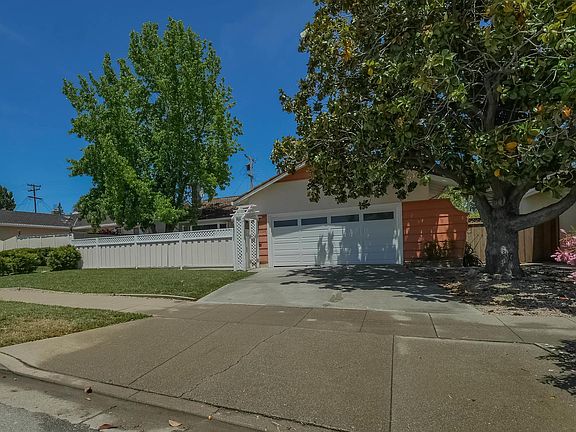 3rd image of 7703 Rainbow Dr