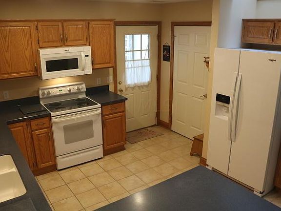 5th image of 28 Coventry Ct E