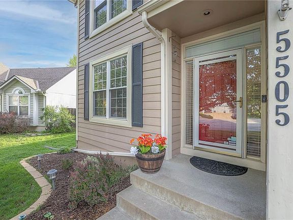 3rd image of 5505 NE Wildflower Ct
