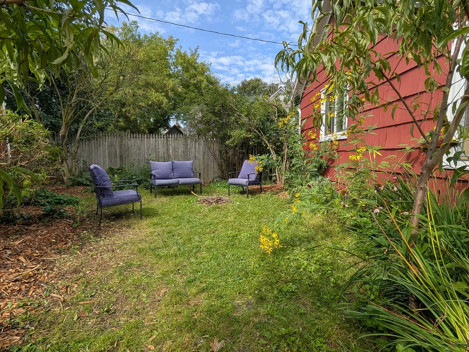 3 bed, 1058 sqft, $2,250 — Photo 2