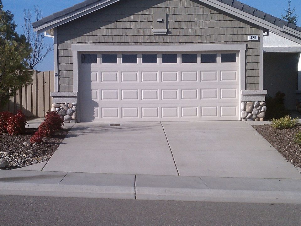 1st image of 460 Hopkins Ct