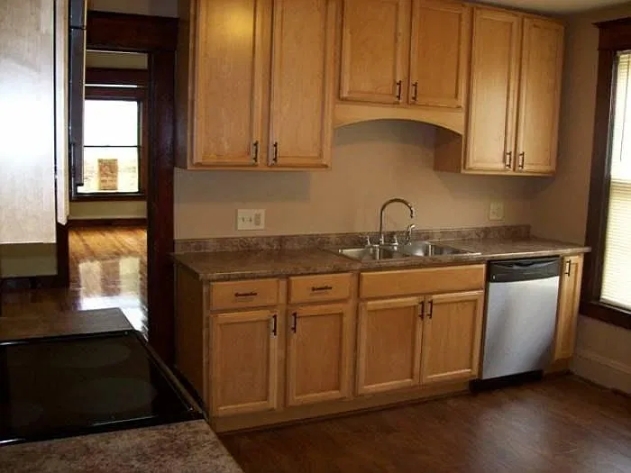3 bed, 1250 sqft, $1,350 — Photo 2