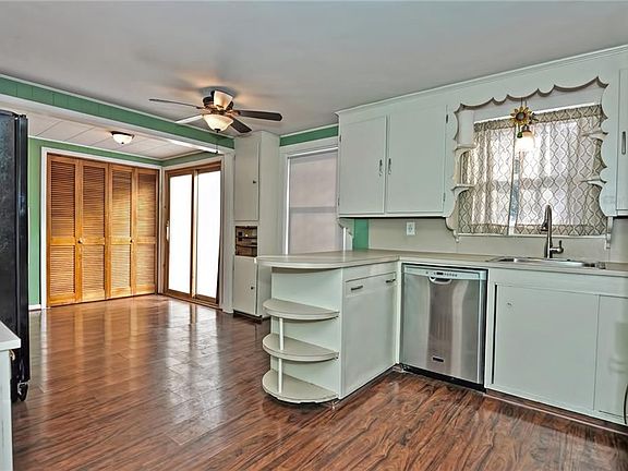 4th image of 60 Greenfield Ave