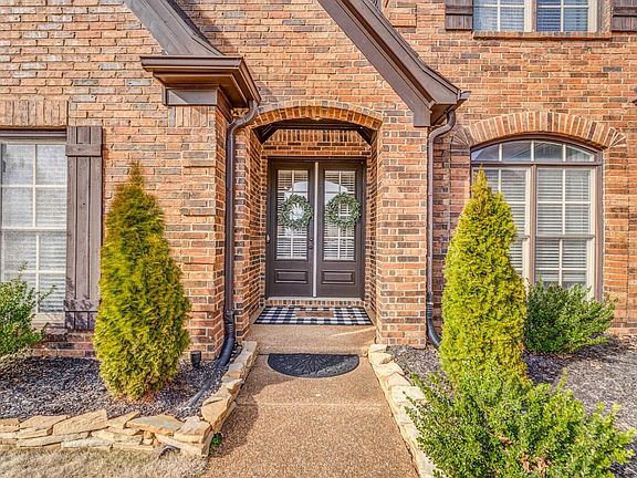 3rd image of 10476 Mabry Mill Rd