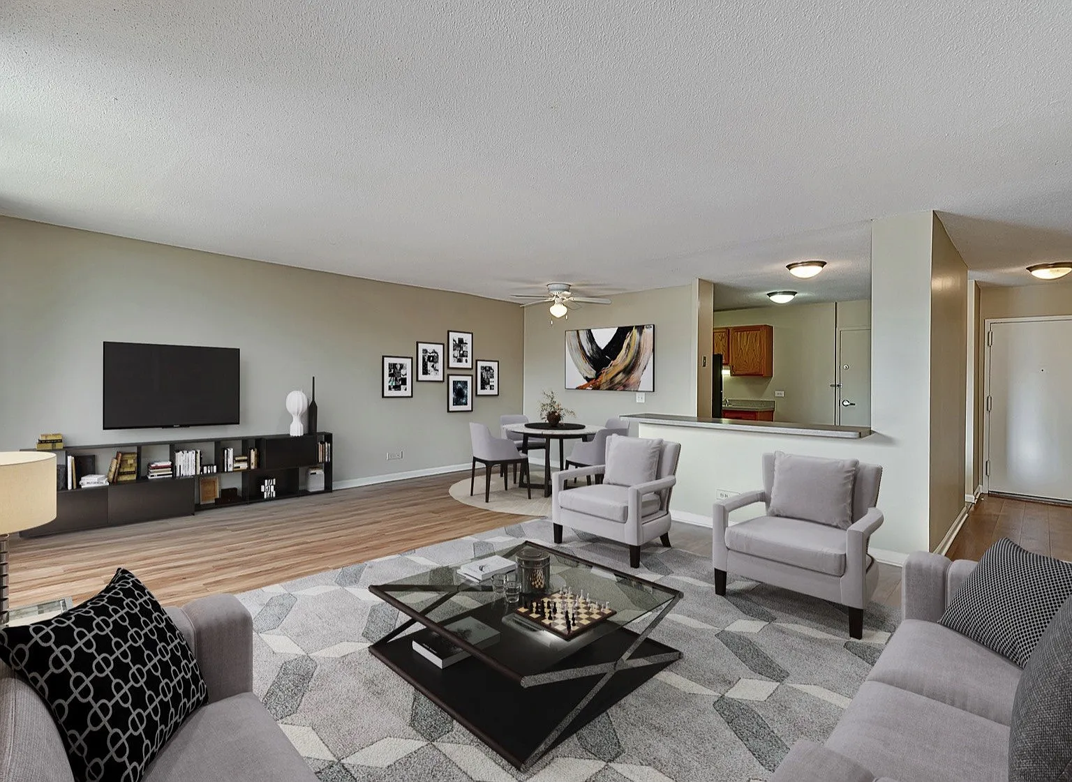 2200 Grace — Photo 2