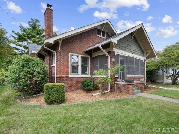 123 S Russell Ave, Aurora, IL 60506