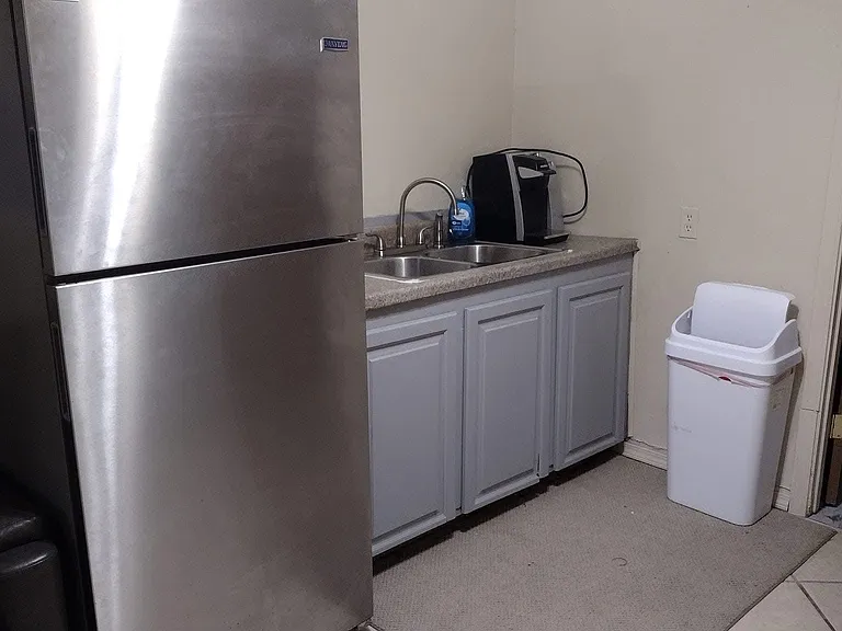 421 W Richard Ave — Photo 9