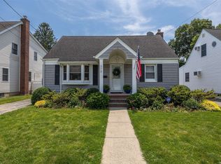 478 Stratford Rd, South Hempstead, NY 11550