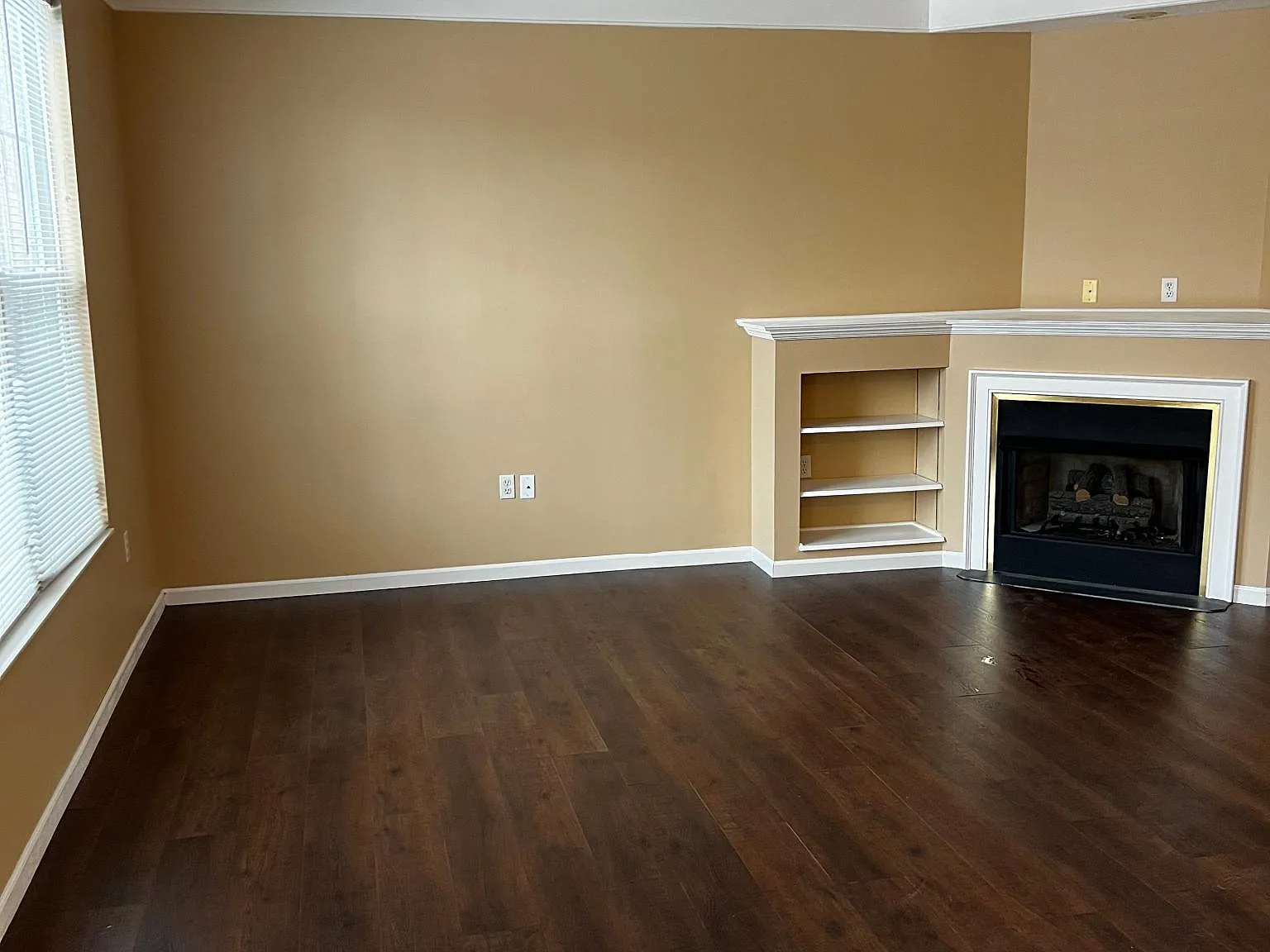 6708 Durwood Ln — Photo 3